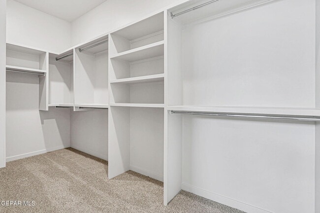 Building Photo - 828 Eltham Dr