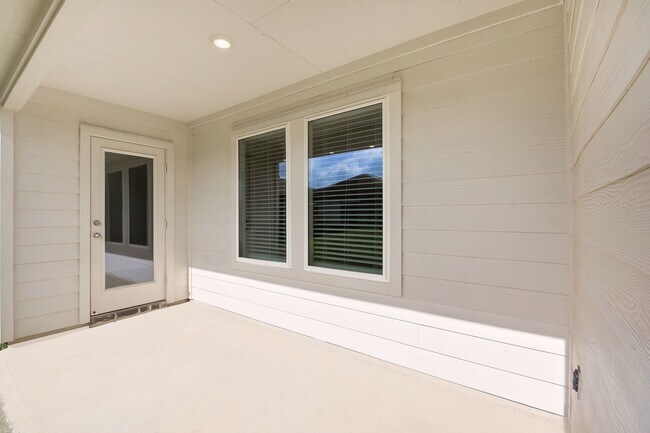 Building Photo - 40758 Rosemary Rain Ln