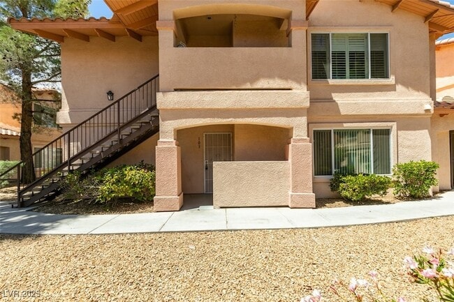 Primary Photo - 350 S Durango Dr