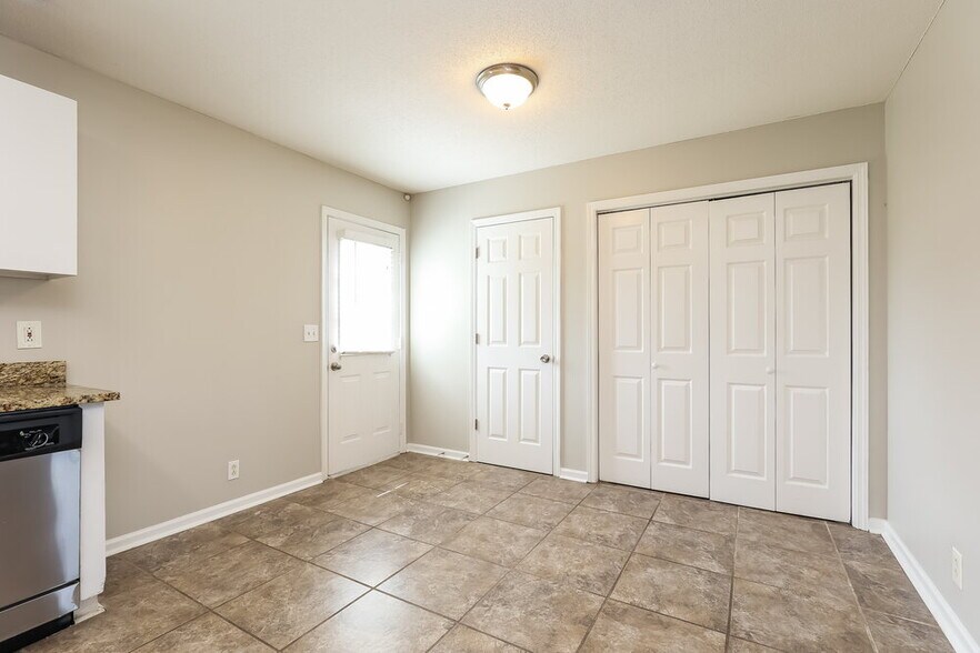 Building Photo - 2611 Hawk Eye Ct
