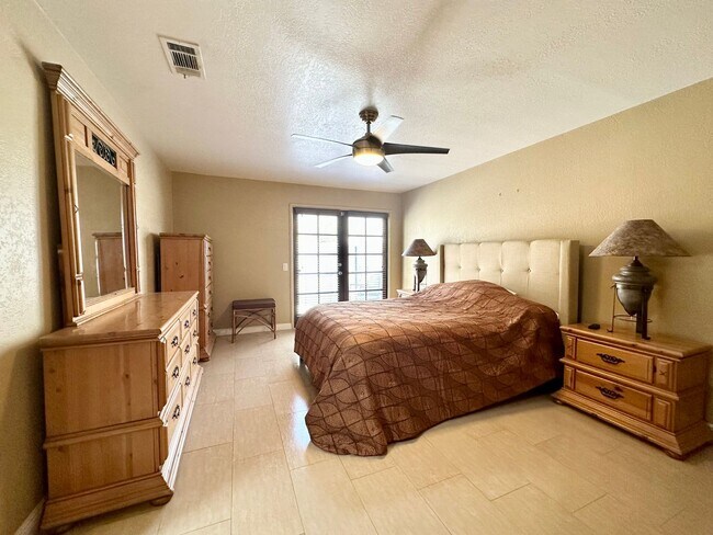 Building Photo - 45550 Ocotillo Dr