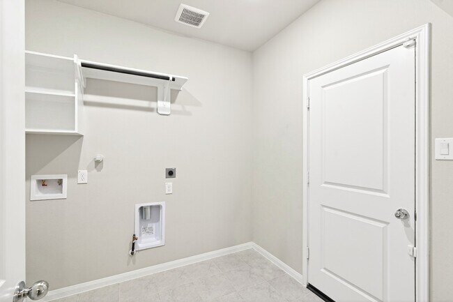 Building Photo - 21967 Gateway Arch Dr