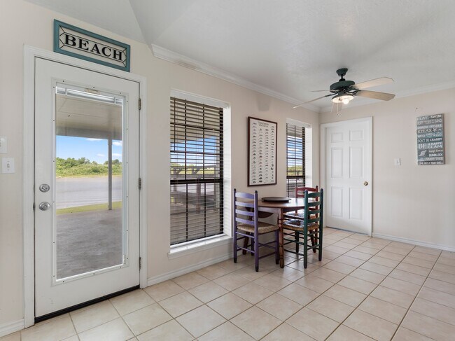 Building Photo - 779 Cr 257