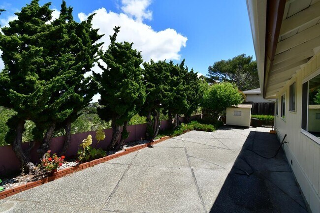 Building Photo - 2756 Comstock Cir