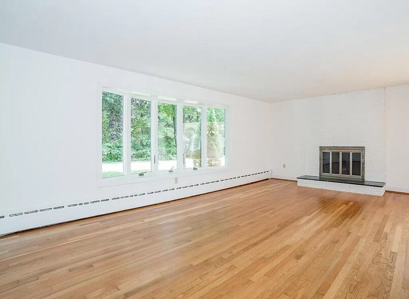 Building Photo - 39 Jackson St