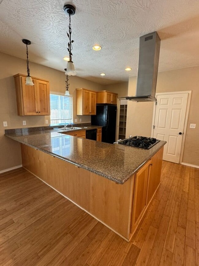 Building Photo - 3 Bedroom 2.5 Bath in Talent