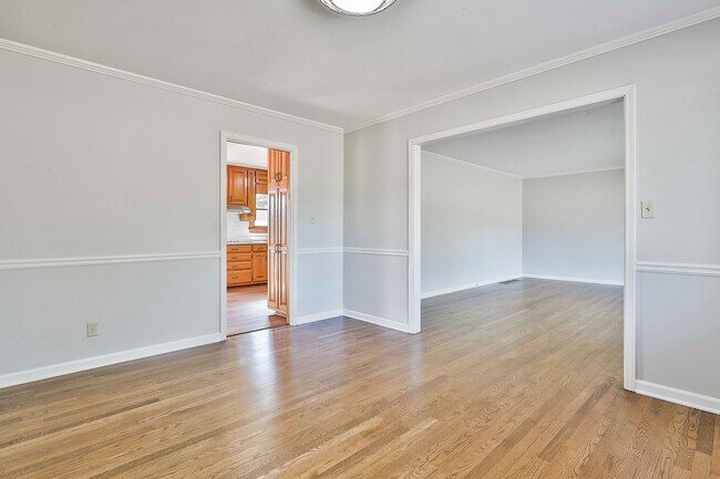 Building Photo - PROCUREMENT ONLY 334 Porter Road - Available Now! Ranch style home with spacious floor plan & bea...