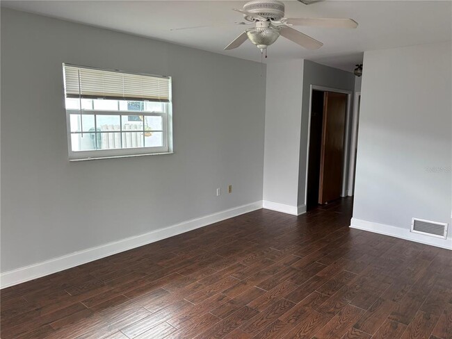 Building Photo - 307 Flamingo Rd