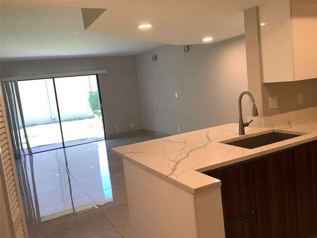 Building Photo - 65 Deer Creek Rd