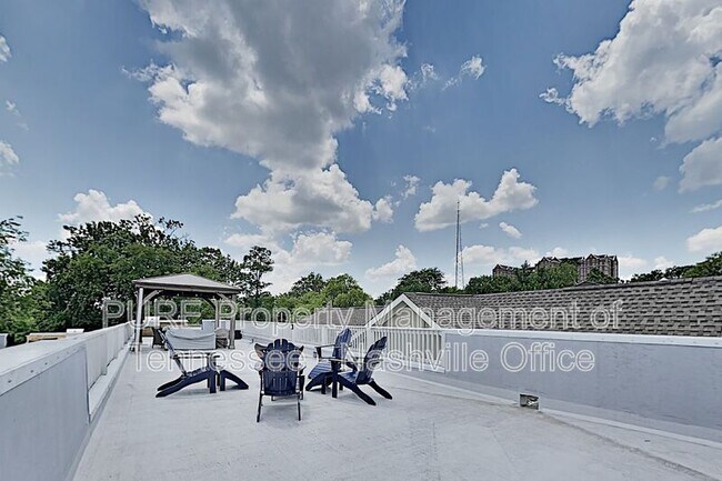 Building Photo - 1011B Caldwell Ave