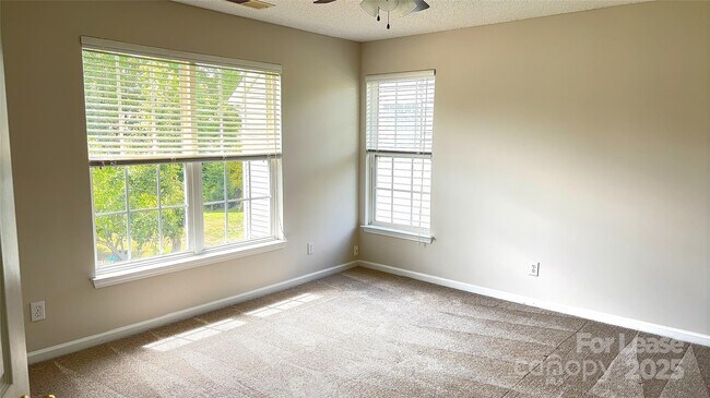 Building Photo - 8620 Grey Squirrel Ct