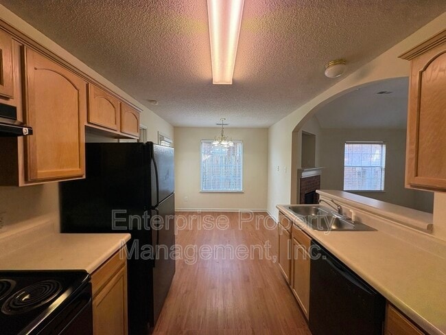 Building Photo - 10127 Cross Valley Dr