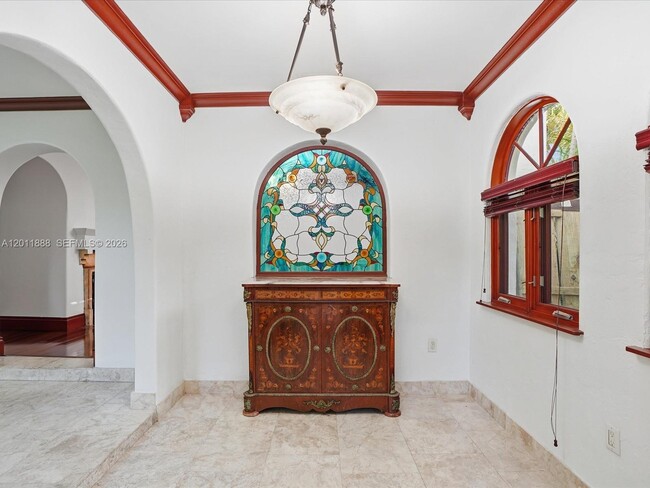 Building Photo - 1137 Asturia Ave