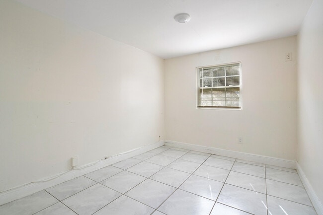 Building Photo - 6130 Edwards Rd