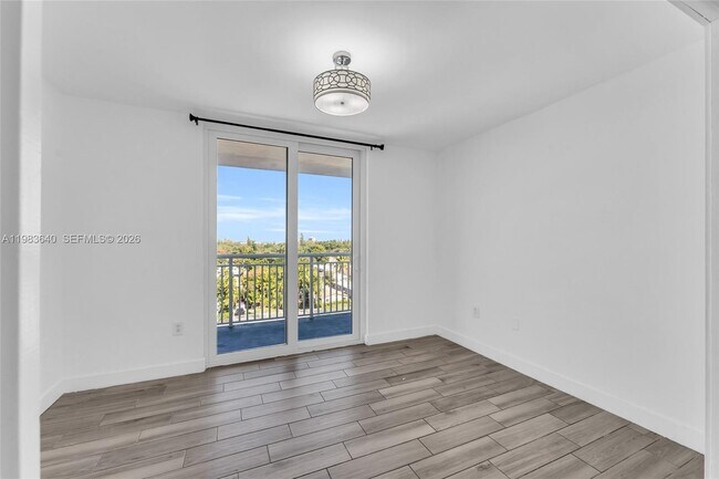 Building Photo - 1251 NE 108th St