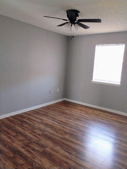 Building Photo - 12240 Jackson Rd