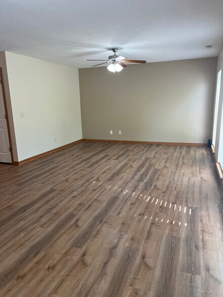 Building Photo - 8743 Remi Dr