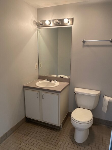 Building Photo - 534 Commonwealth Ave