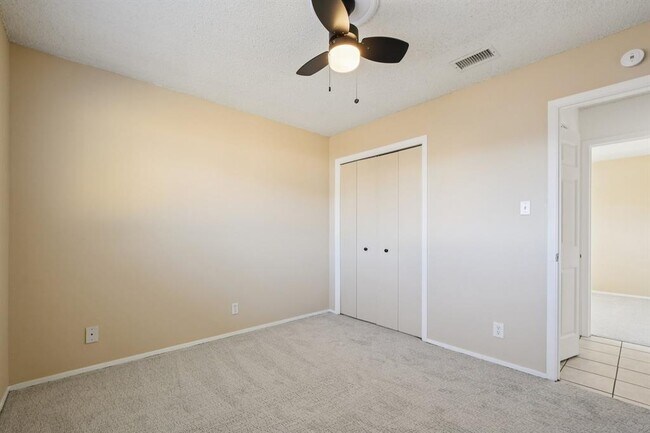 Building Photo - 9413 Quail Meadow Dr