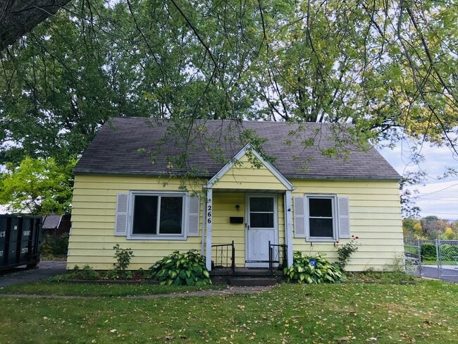 Building Photo - HOUSE CLOSE TO EVRYTHING YOU NEED.THIS HOME IS A MUST SEE!!!