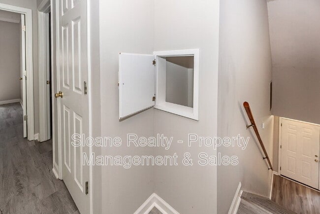 Building Photo - 458 Planters Trace Dr