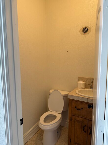 Building Photo - 31195 Lone Tree Rd