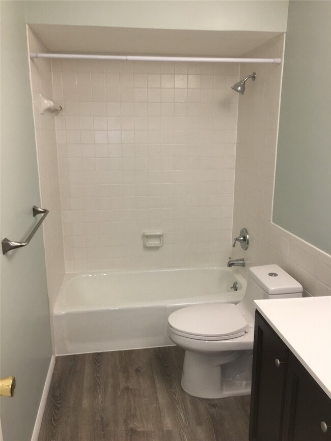 Building Photo - 822 Dutch Mill Dr