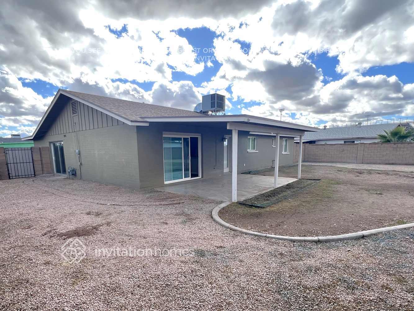 Building Photo - 1922 E Balboa Dr