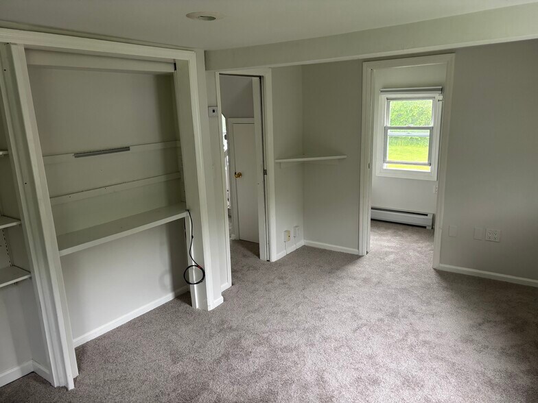 Building Photo - 412 Ruskey Ln