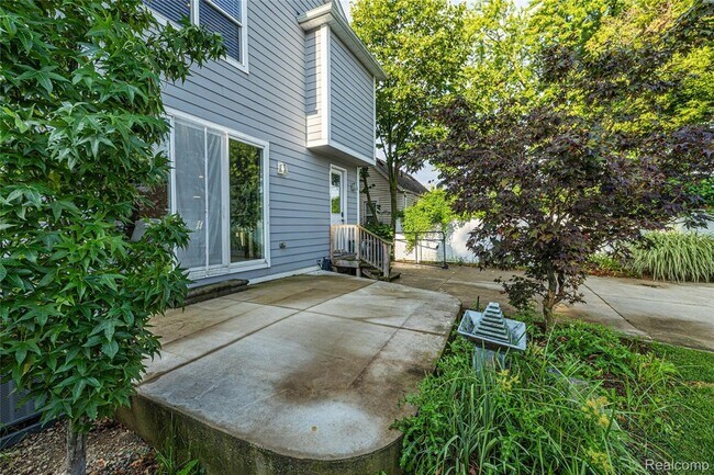Building Photo - 16276 Kirkshire Ave