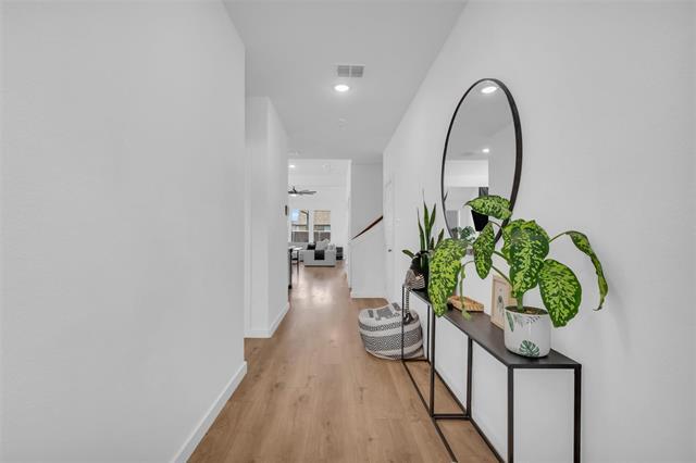 Building Photo - 2428 Mankato Dr