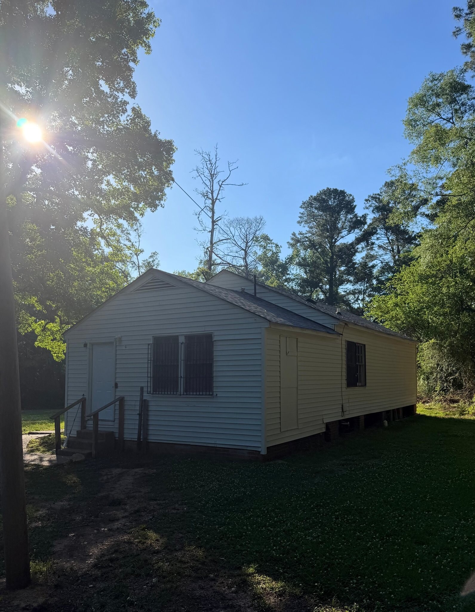 Building Photo - 3740 Hines Ave