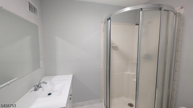 Building Photo - 104 Bluebird Dr