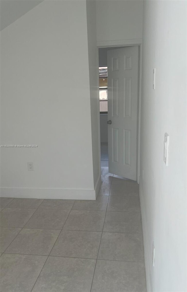 Building Photo - 1053 NW 30th St