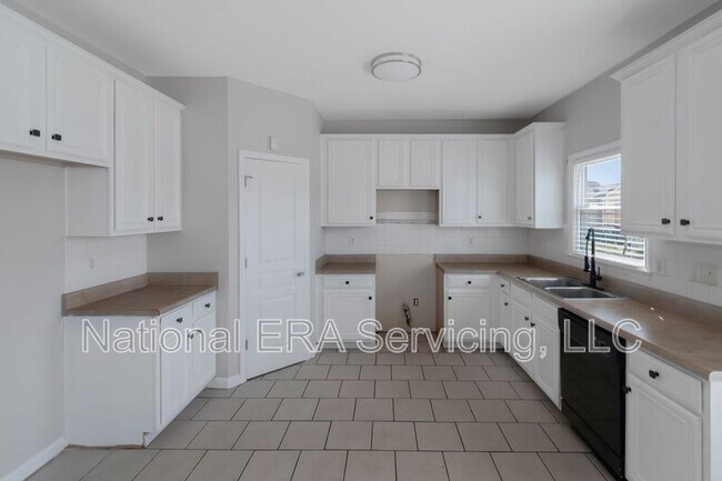 Building Photo - 50 Trinity Ln