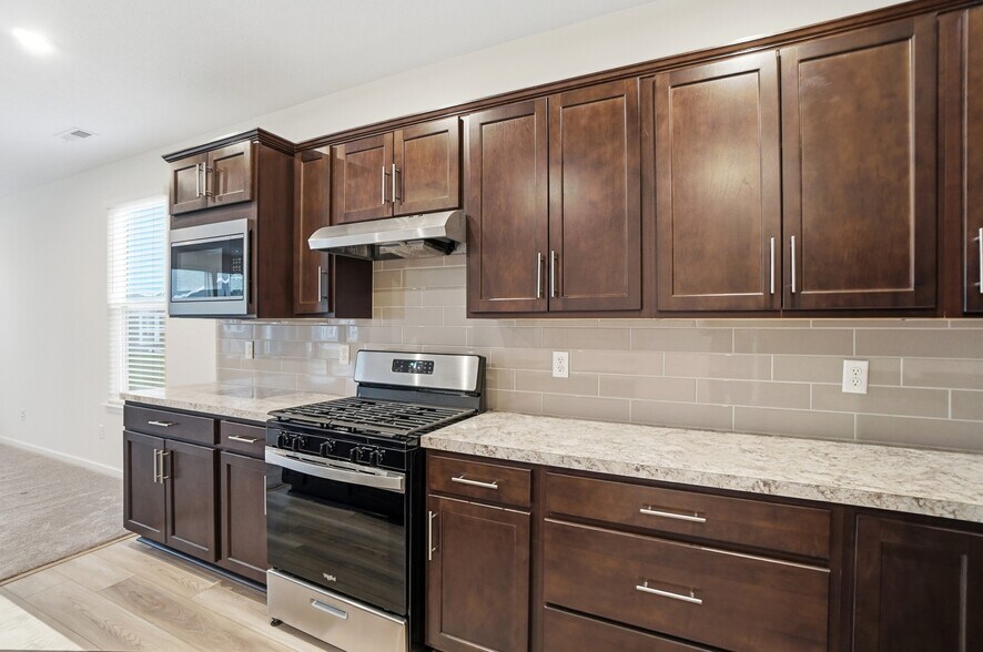 Building Photo - 1242 Fairstone Dr