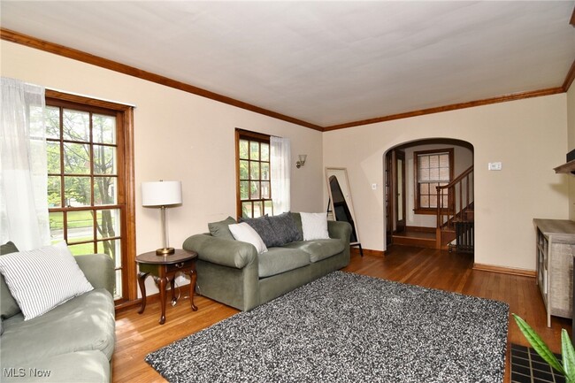 Building Photo - 2408 Eardley Rd