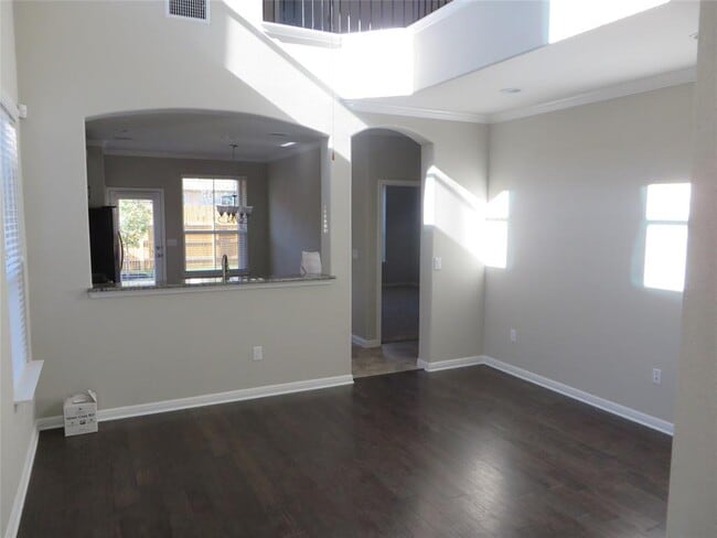 Building Photo - 13400 Briarwick Dr