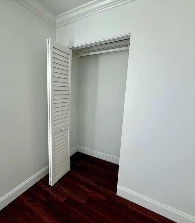 Building Photo - 9503 Boca Cove Cir