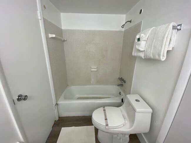 Building Photo - 601 N Rio Vista Blvd