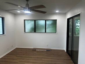 Building Photo - 2 bedroom 1 bath Cottage in the Aliamanu/Salt Lake area