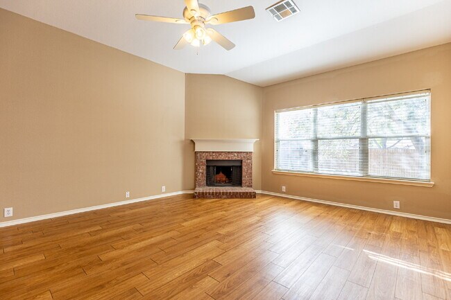 Building Photo - 648 Rooster Run