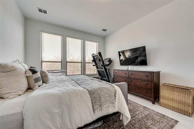 Building Photo - 901 Gold Finch Ln