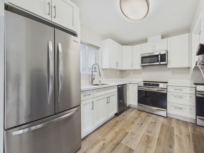 Building Photo - Brand New 1BD/1BA ADU with Private Deck, In-Unit Laundry & Parking – Prime Oakland Location