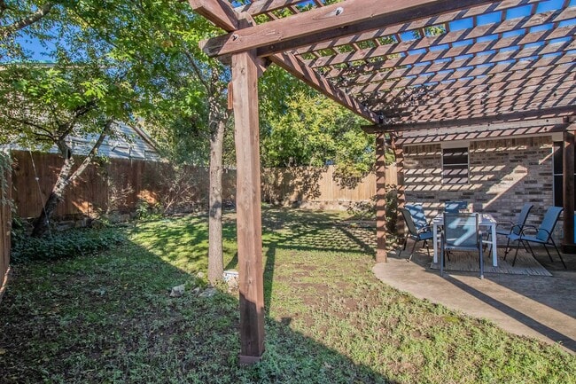 Building Photo - 436 Hillside Dr