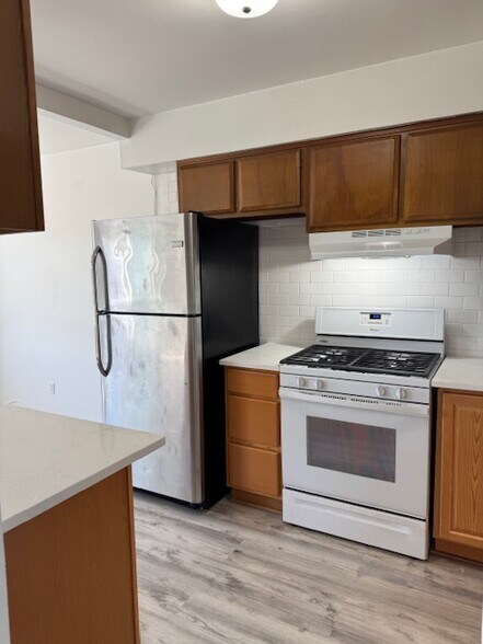 Kitchen - 3038 71st St