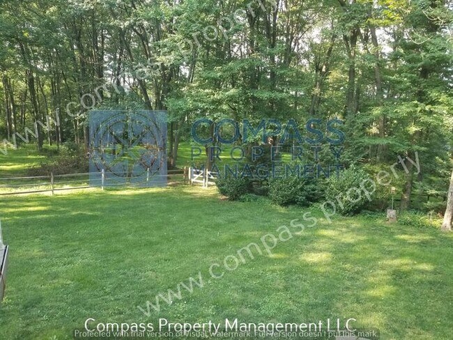 Building Photo - $2495 - 3 Bed Farm House on a Large Peacef...