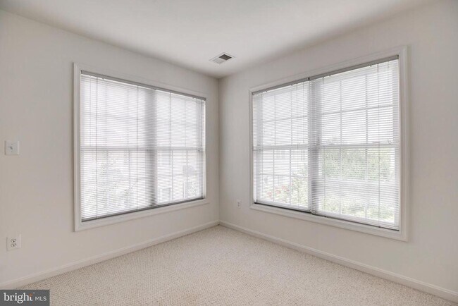 Building Photo - 5214 Prairie Willow Ln