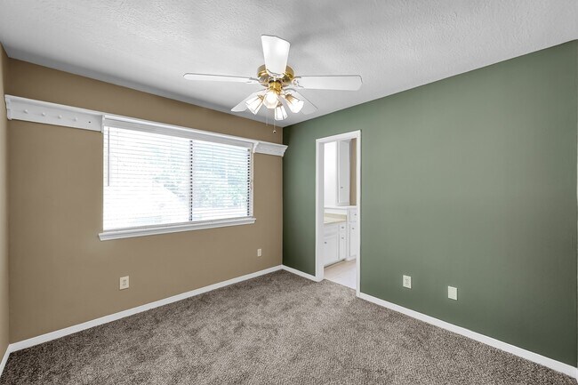 Building Photo - 3519 El James Dr