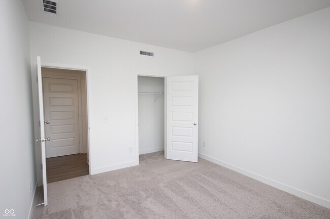 Building Photo - 7291 Standish Ln